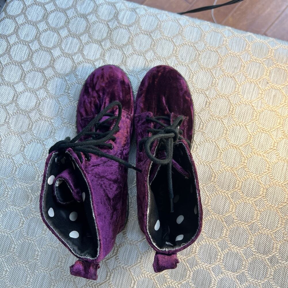 dELiA*s Farrah Combat Boot Burgundy Wine Crush Velvet 8 Y2K Grunge Festival 90’s - Picture 5 of 9